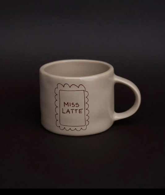 Tasse Miss Latte (hellbraun)